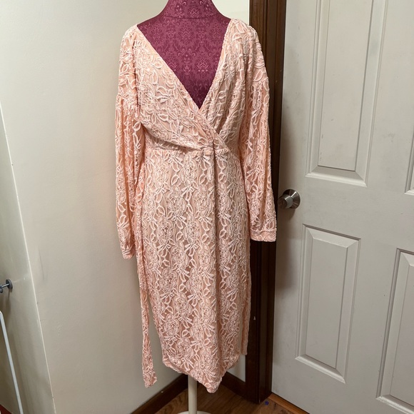 NWT Boohoo Off-The-Shoulder Lace Wrap Dress - Size 12 - Picture 3 of 6